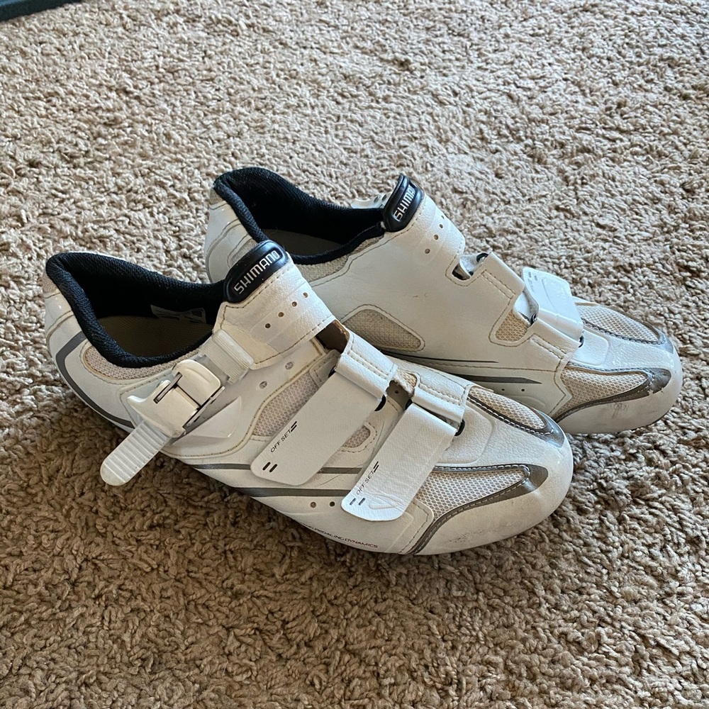 Shimano cycling shoes with look delta clips